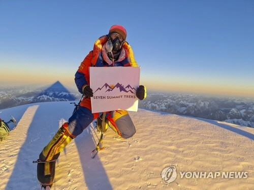 1월 16일 겨울철 K2봉 등정 처음 성공한 네팔인 셰르파[EPA=연합뉴스]
